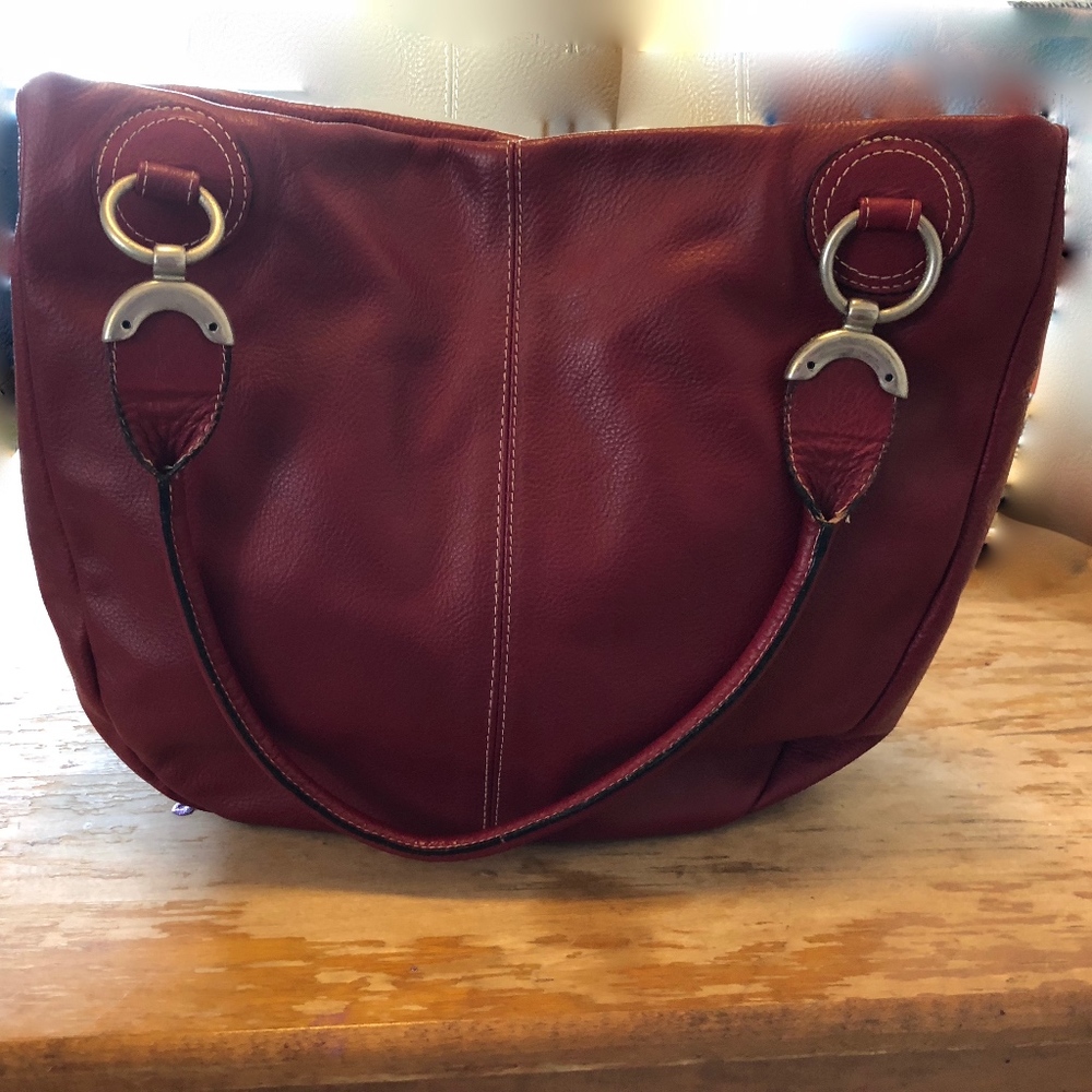 Amazing Red Leather Bag - Picture 2 of 6
